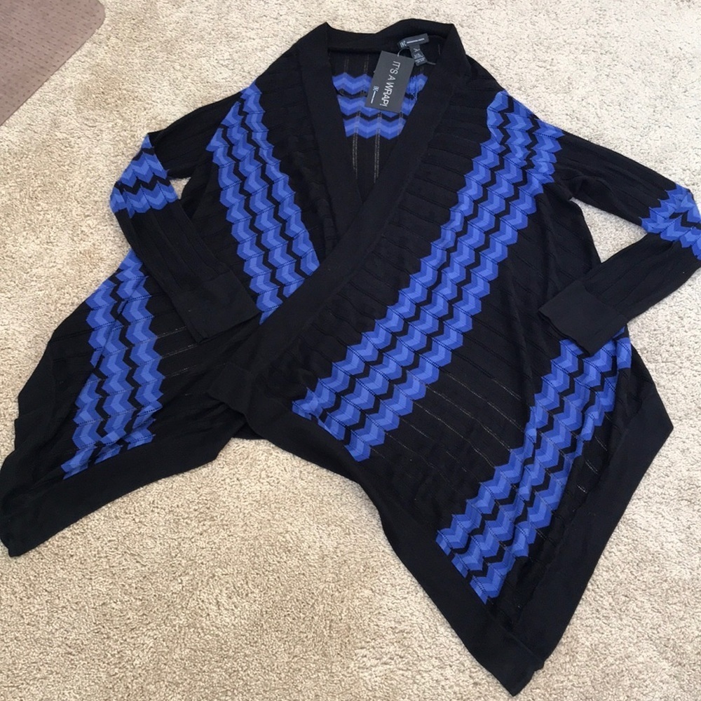NWT! INC Size L/XL blue combo chevron print long sleeve Wrap